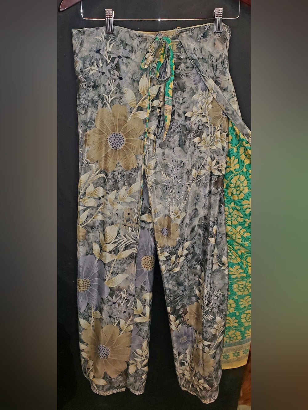 PUZZLE PANTSFloral Print Women's Wrap Palazzo Pants in Gray and Green Reversable